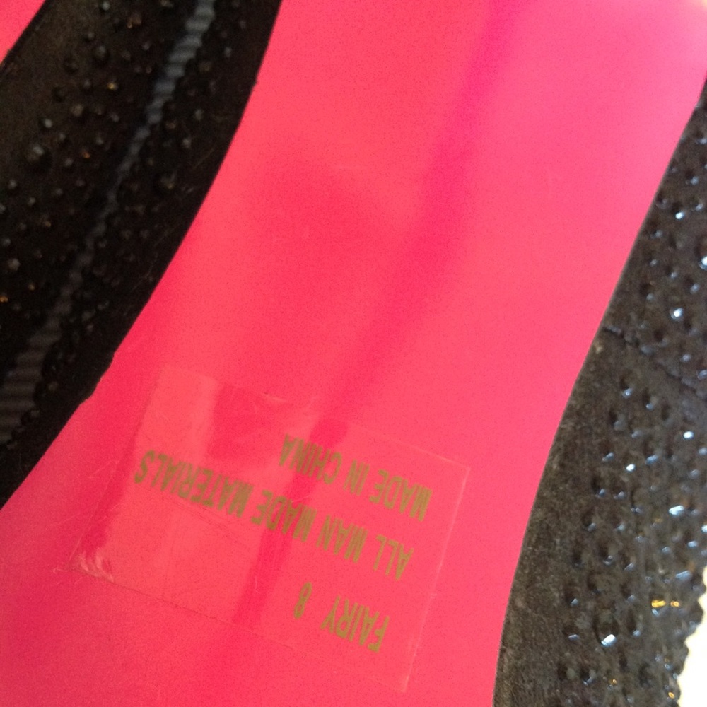 Gorgeous heels with pink bottoms - Picture 4 of 6